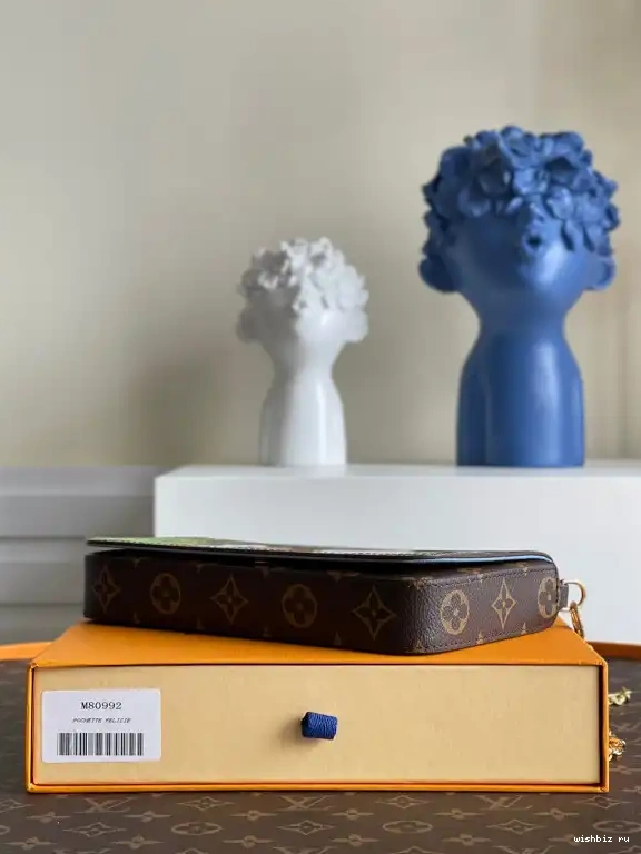 WIS LOUIS FÉLICIE VUITTON POCHETTE 0528